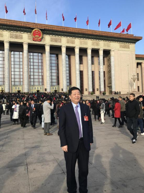 全国人大代表李兆廷:鼓励企业投资贫困地区农业